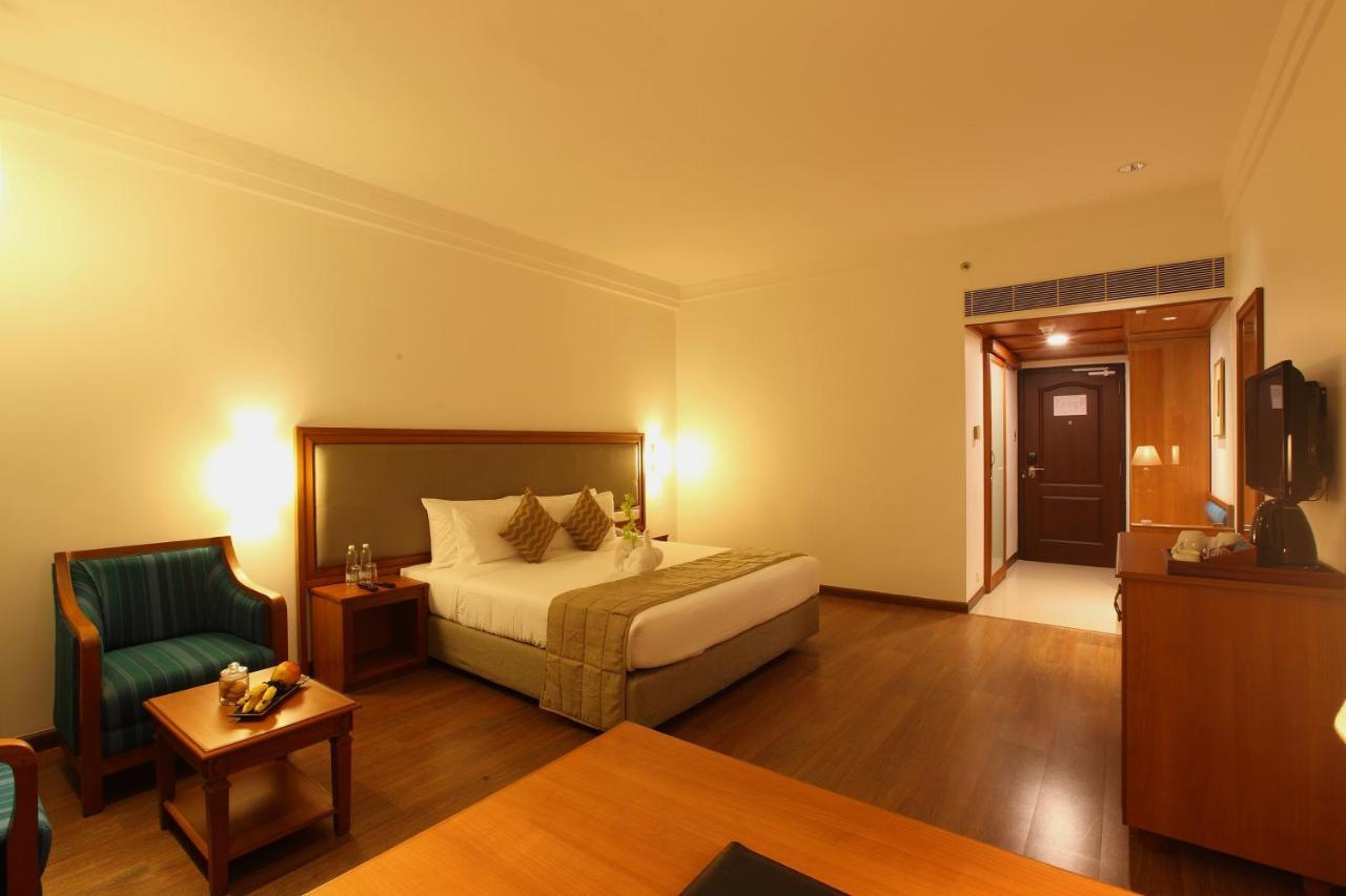 Hotel Monsoon Empress Kochi Exterior foto