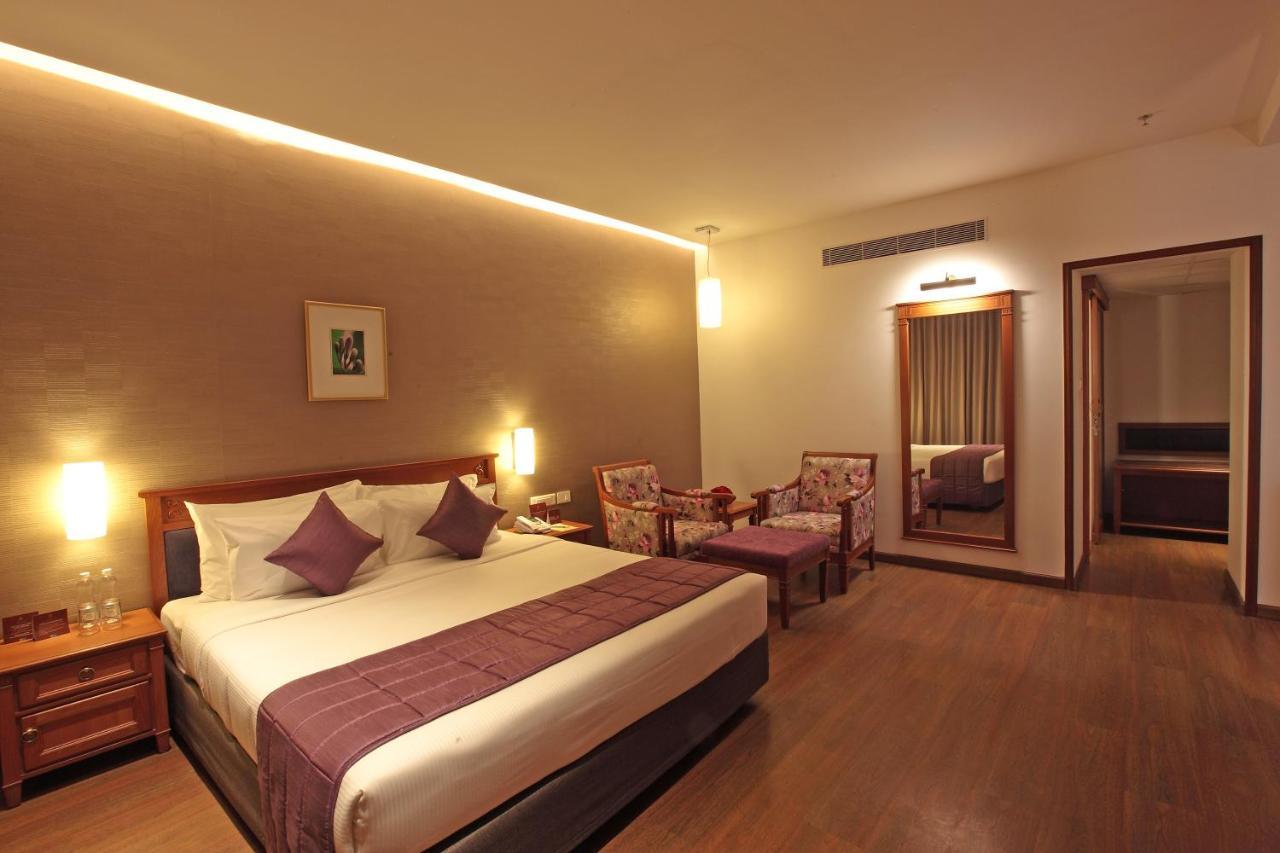 Hotel Monsoon Empress Kochi Exterior foto